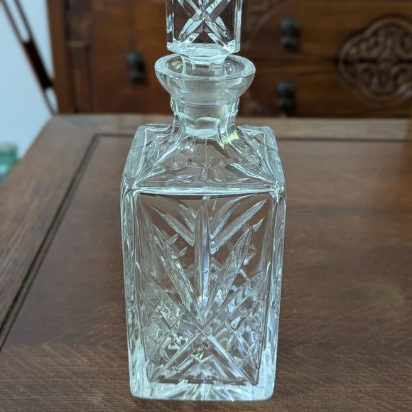Vintage Cut Crystal Liquor Glass Decanter - Picture 5 of 10
